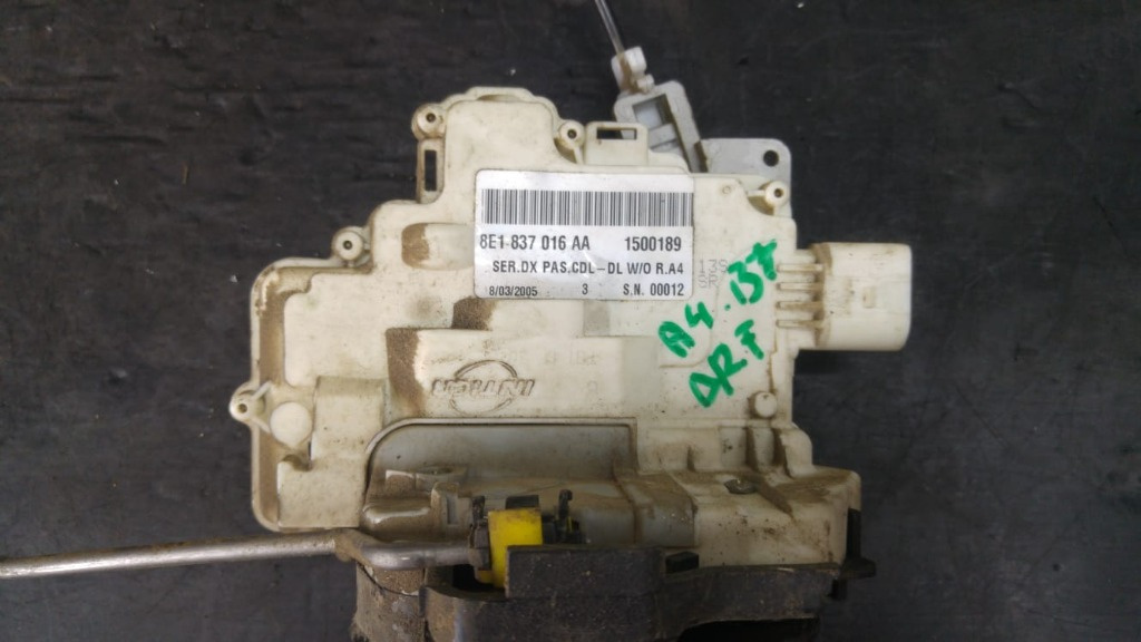 Broasca usa dreapta fata audi a4 b7 8e1837016aa