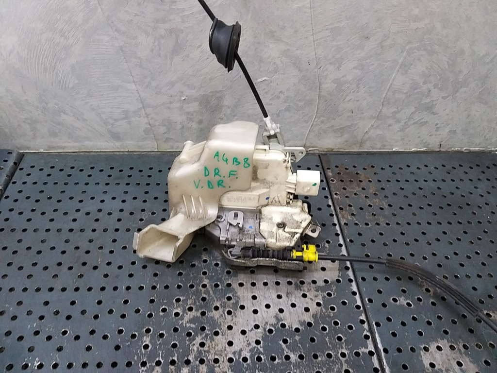Broasca usa dreapta fata audi a4 b8 8k 8j2837016c