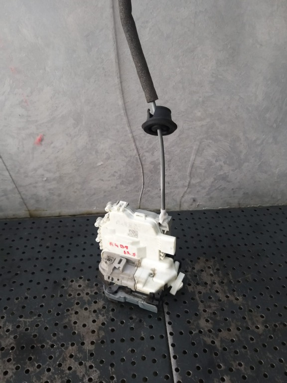Broasca usa dreapta fata audi a4 b9 8w 8x1837016c