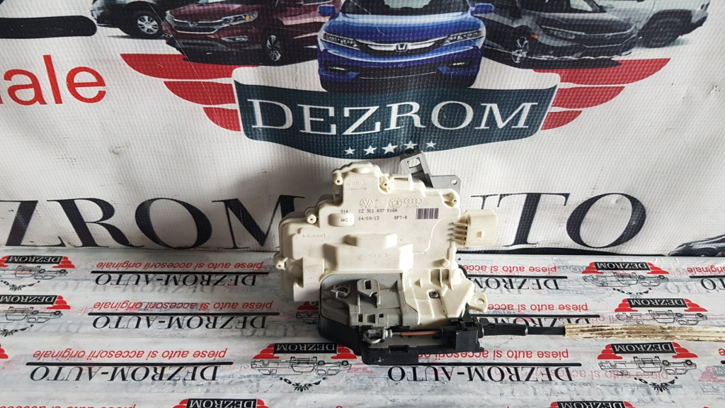 Broasca usa dreapta fata Audi Q7 4L cod piesa : 3c1837016a