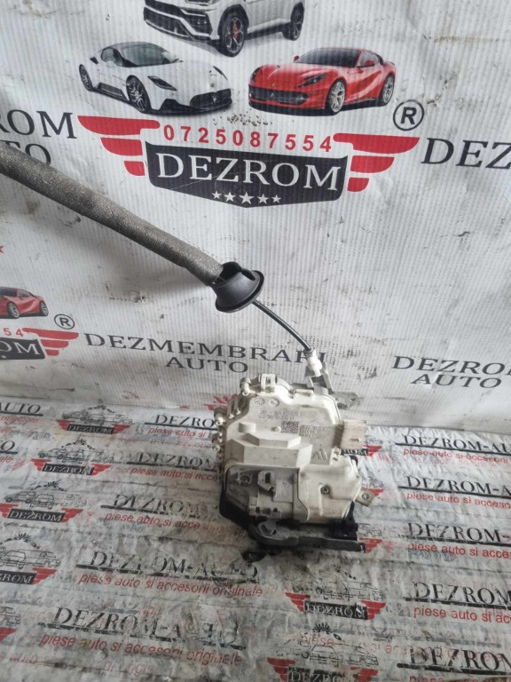 Broasca usa dreapta fata Audi Q7 4L cod piesa : 8J1837016F