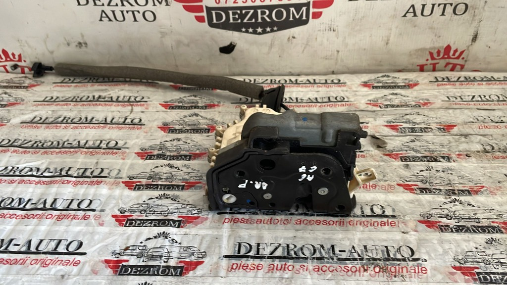 Broasca usa dreapta fata AUDI Q7 (4MB) 3.0 TDI quattro 218 cai cod: 8J1837016E