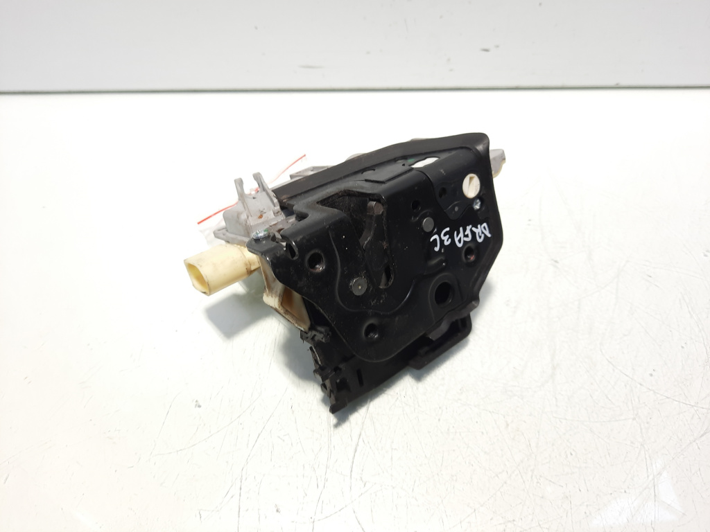 Broasca usa dreapta fata, cod 3C1837016A, Vw Passat Variant (3C5) (id:568903)