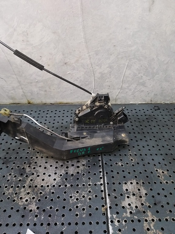 Broasca usa dreapta fata ford focus 1 2s4aa21812cb