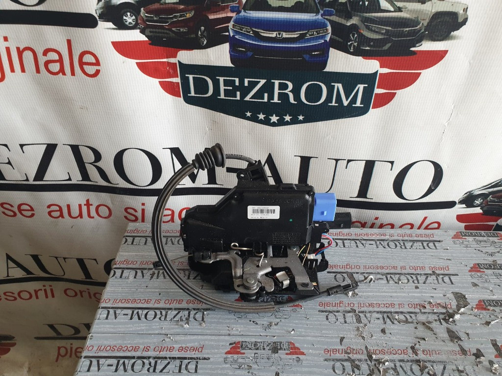Broasca usa dreapta fata (keyless entry) VW Touareg 7L cod piesa : 3D2837016T