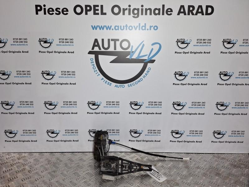 Broasca usa dreapta fata Opel Astra J 2009-2012 13503802