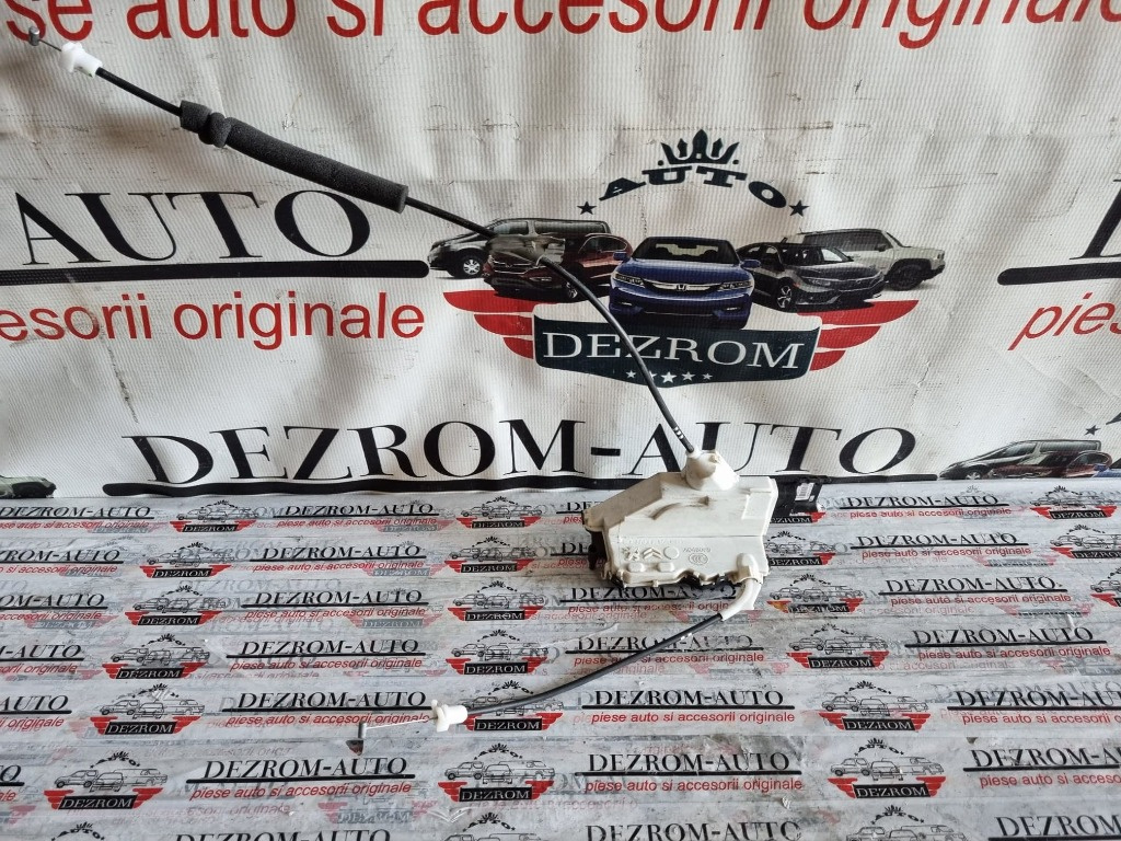 Broasca usa dreapta fata originala Peugeot 5008 cod piesa : PSA 006 230
