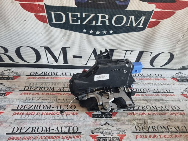 Broasca usa dreapta fata originala SKODA Roomster (5J) cod piesa : 3B1837016CE