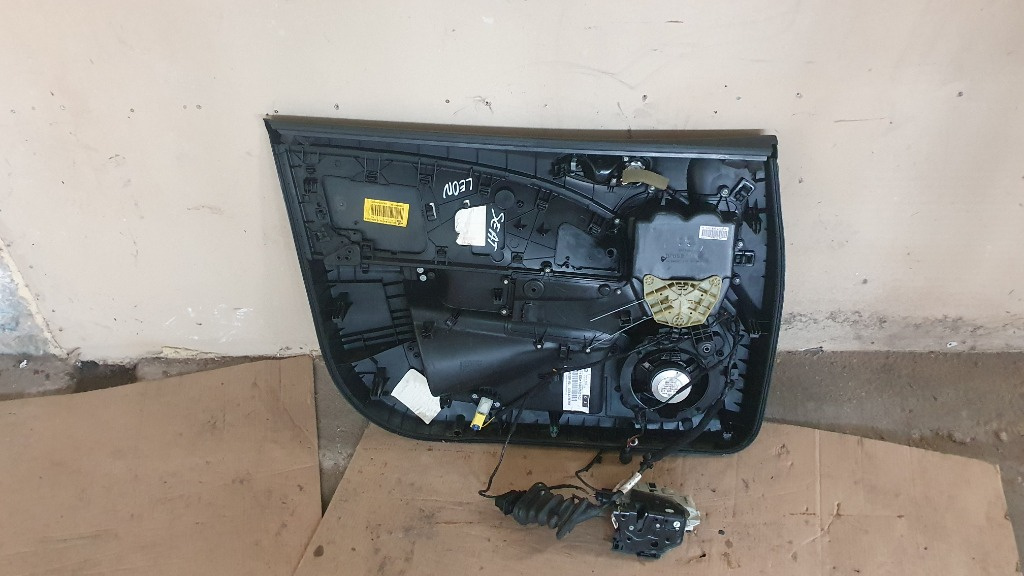 Broasca usa dreapta fata Seat Leon 1.2 TSI 1P an de fabricatie 2011