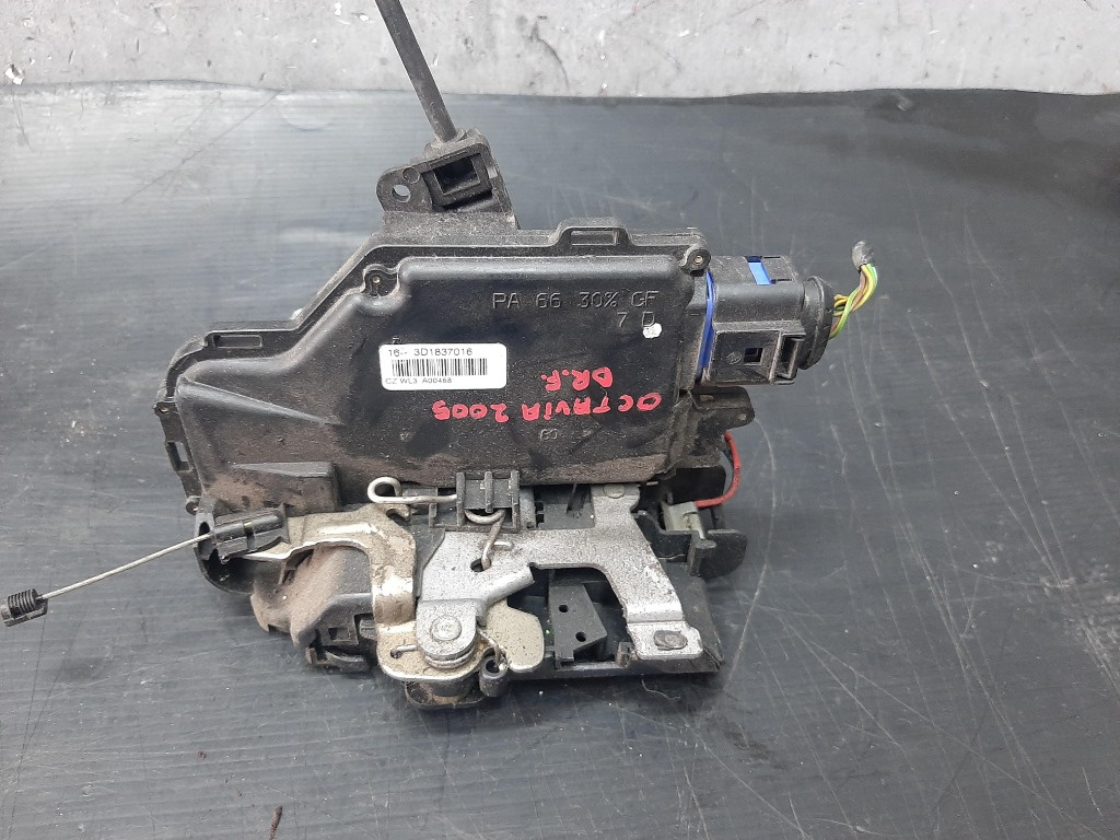 Broasca usa dreapta fata skoda octavia 2 1z3 3d1837016