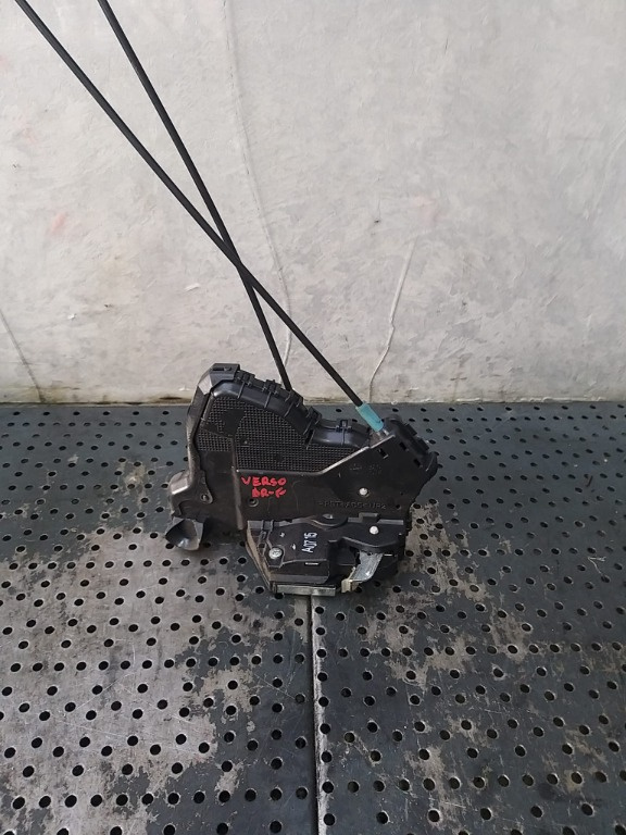Broasca usa dreapta fata toyota verso r2