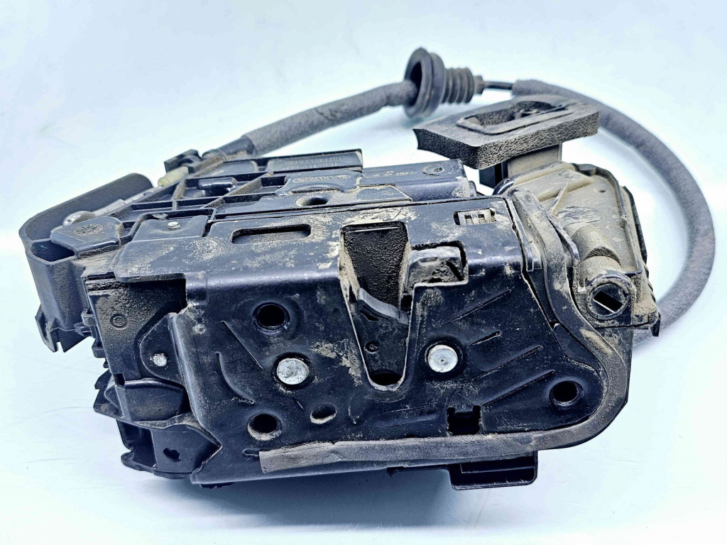 Broasca usa dreapta fata Volkswagen Cadd
