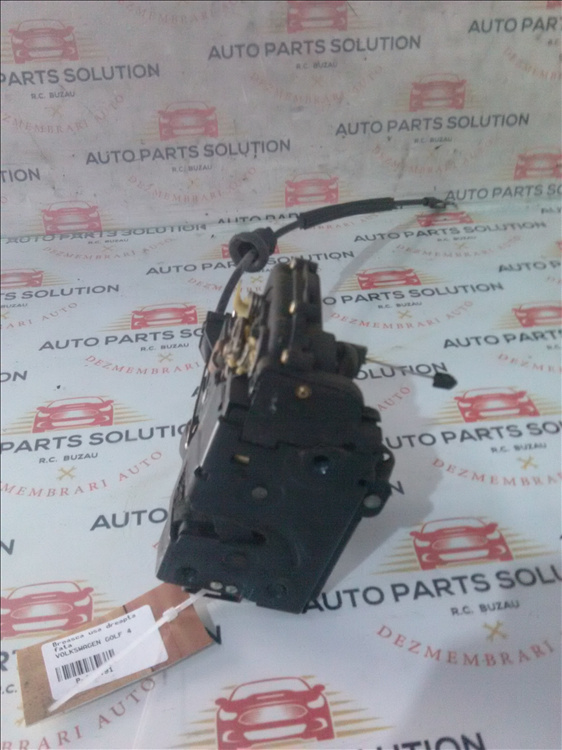 Broasca usa dreapta fata VOLKSWAGEN GOLF 4