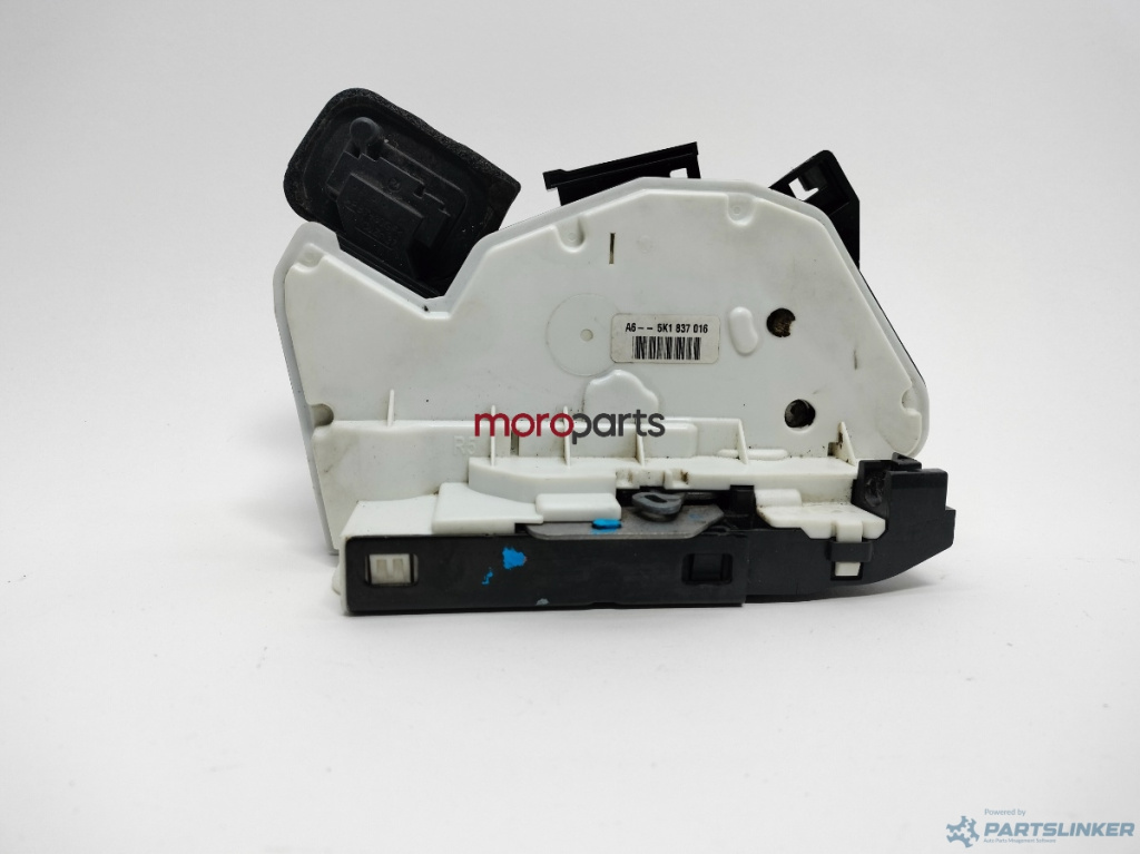 Broasca usa dreapta fata VOLKSWAGEN GOLF VI (5K1) [ 2008 - 2013 ] 1.4 (CGGA) 59KW|80HP VAG OEM 5K1837016