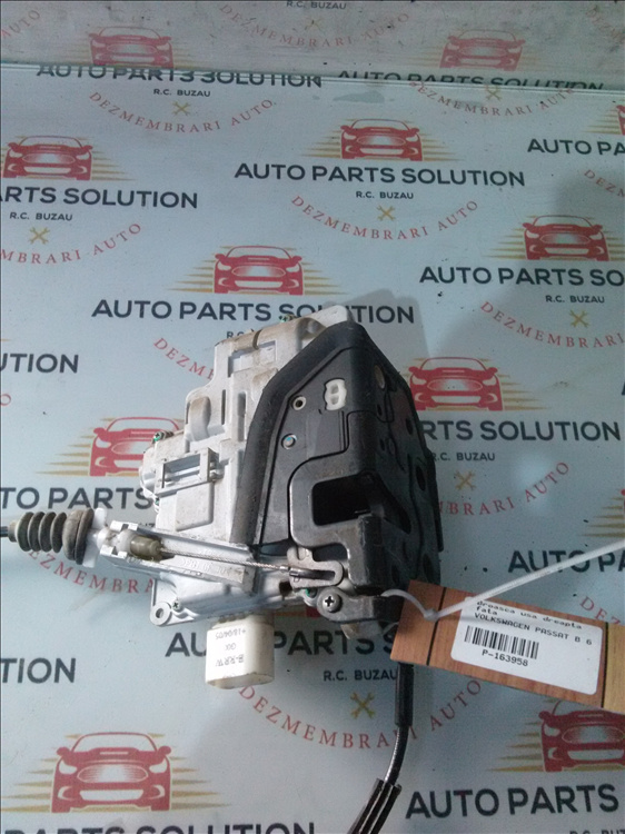 Broasca usa dreapta fata VOLKSWAGEN PASSAT B 6