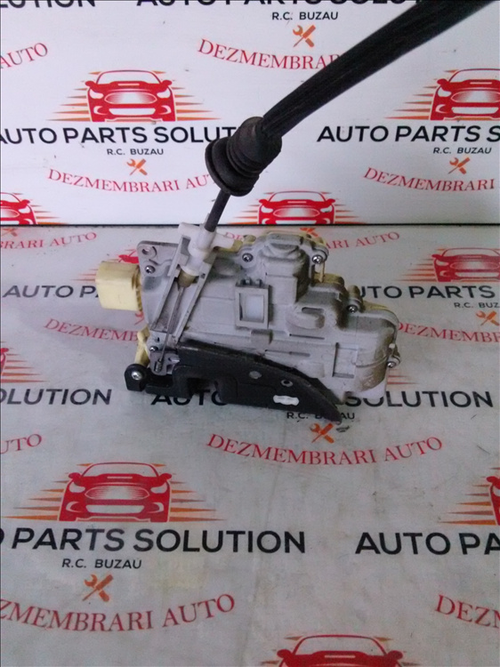 Broasca usa dreapta fata VOLKSWAGEN PASSAT B6