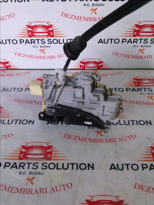 Broasca usa dreapta fata VOLKSWAGEN PASSAT B6