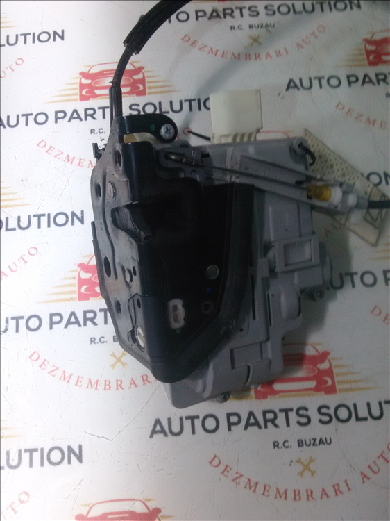Broasca usa dreapta fata VOLKSWAGEN PASSAT B6