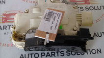 Broasca usa dreapta fata VOLKSWAGEN PASSAT B6 2005...