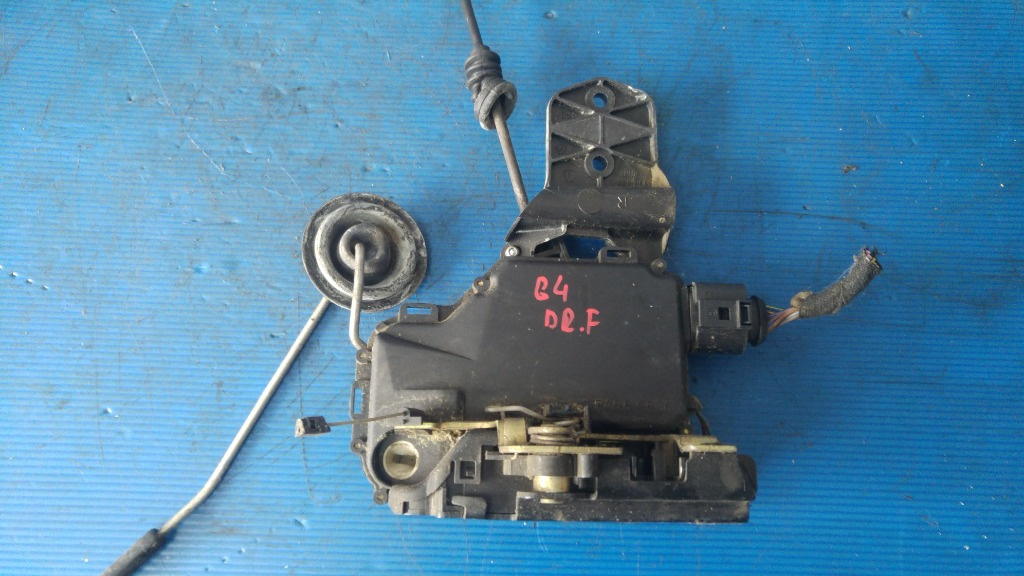 Broasca usa dreapta fata vw golf 4