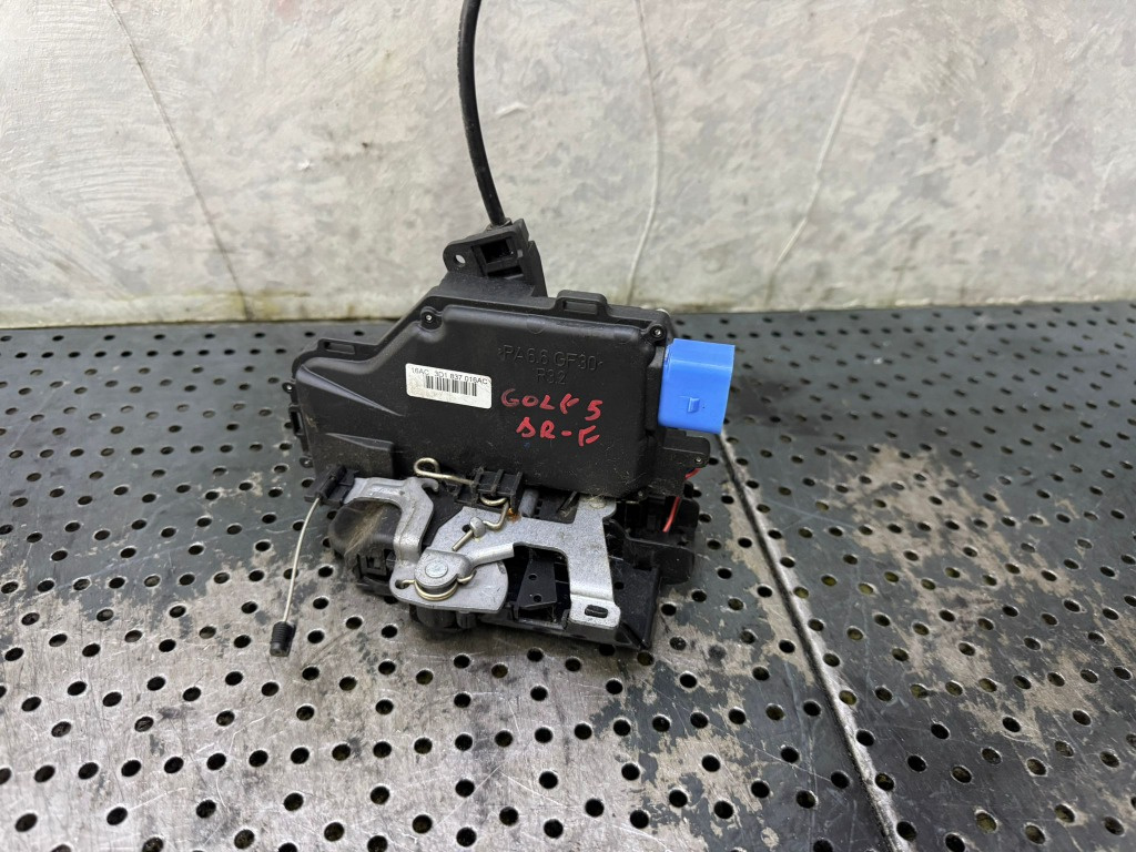 Broasca usa dreapta fata vw golf 5 1k 3d1837016ac