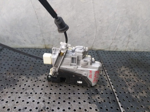 Broasca usa dreapta fata vw passat b6 3c 3c2837016a