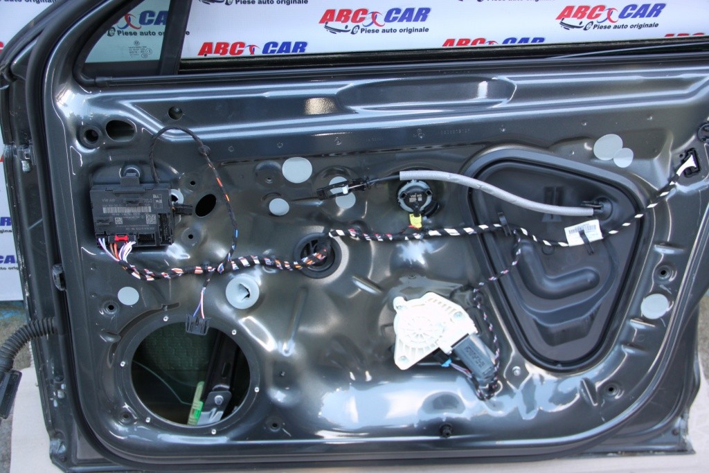 Broasca usa dreapta fata VW Passat B8 model 2016