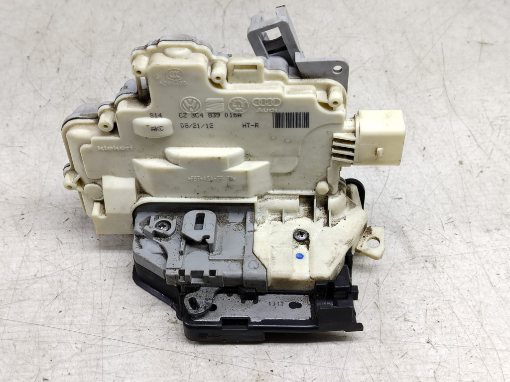 Broasca usa dreapta spate 3c4839016a Volkswagen VW Passat B7 [2010 - 2015] 2.0 tdi CFFB