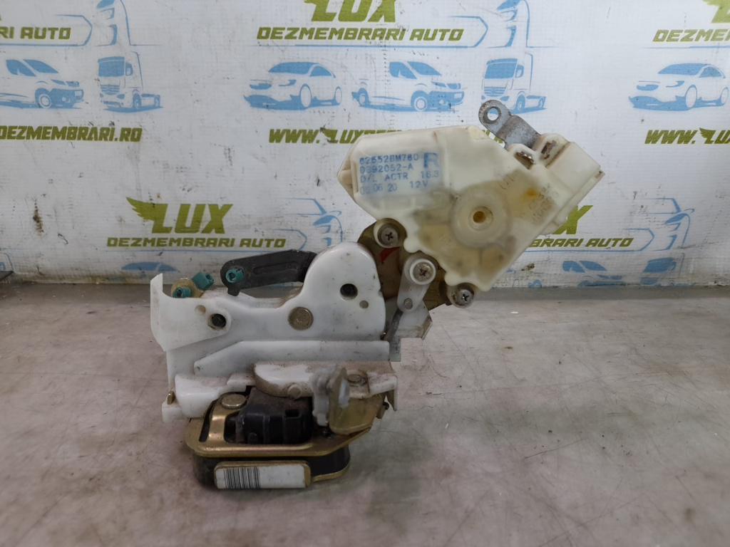 Broasca usa dreapta spate 82552BM760R Nissan Almera Tino V10 [2000 - 2006] 1.8 benzina QG18