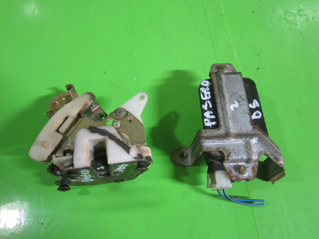 BROASCA USA DREAPTA SPATE + ACTUATOR INCHIDERE MITSUBISHI PAJERO 2 4x4 FAB. 1991 - 1999 ⭐⭐⭐⭐⭐