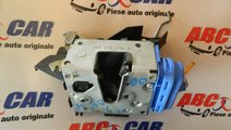 Broasca usa dreapta spate Audi A4 B5 8D cod: 8D083...