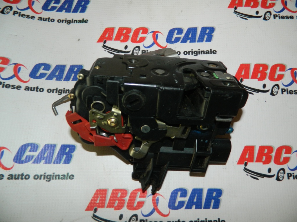 Broasca usa dreapta spate Audi A4 B6 8E cod: 8E0839016C
