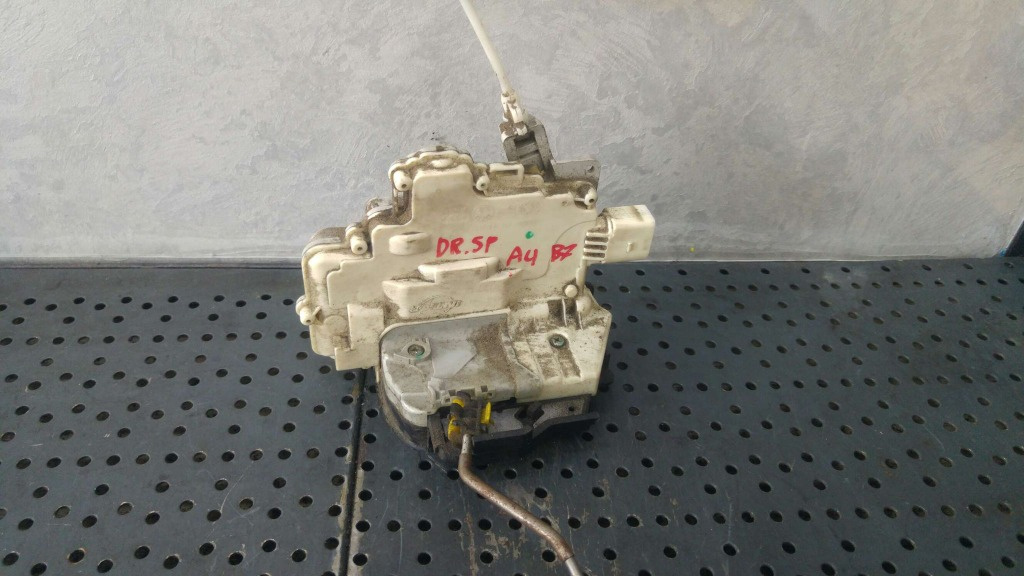 Broasca usa dreapta spate audi a4 b7 8e