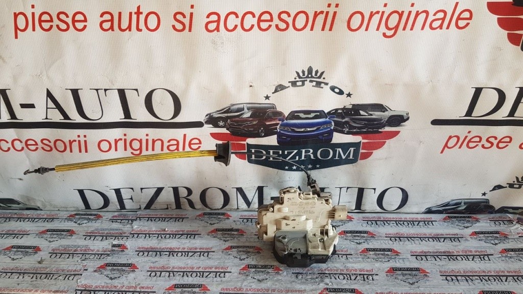 Broasca usa dreapta spate Audi A8 4E cod piesa : 4F0839016