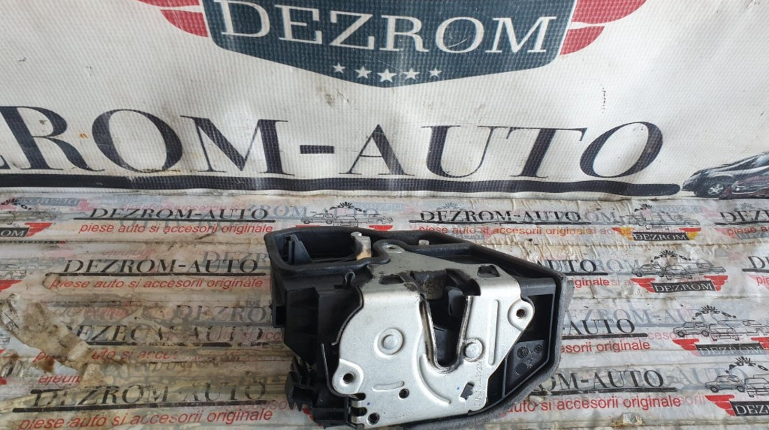 Broasca usa dreapta spate BMW Seria 3 Sedan (E90) cod piesa : 7202148