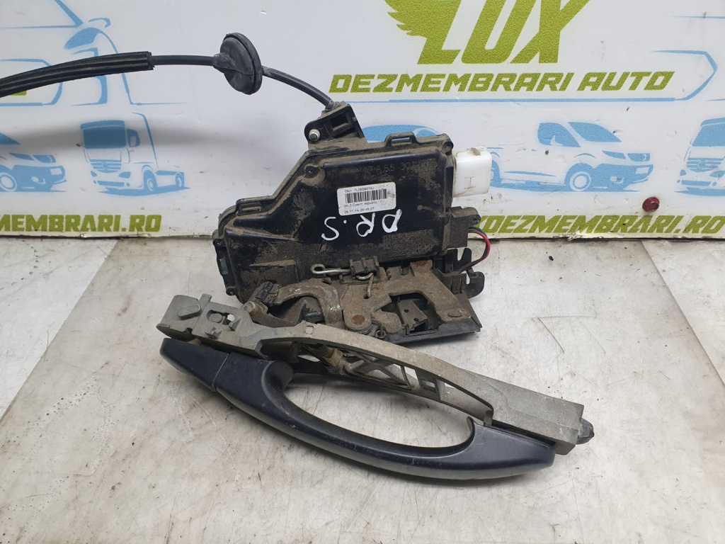Broasca usa dreapta spate cu maner exterior 7L0839016J Volkswagen VW Touran [2th facelift] [2010 - 2015]