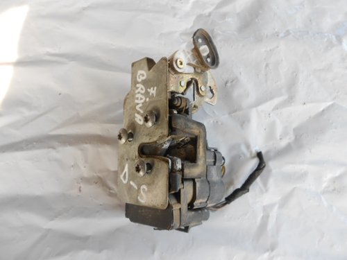 BROASCA USA DREAPTA SPATE FIAT BRAVA / BRAVO FAB. 1995 – 2001 ⭐⭐⭐⭐⭐