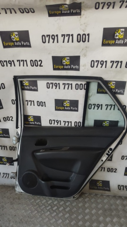 Broasca usa dreapta spate Kia Carens 2.0 CRDI , 140 cp / 103 kw transmisie manuala , cod motor D4EA , an 2009
