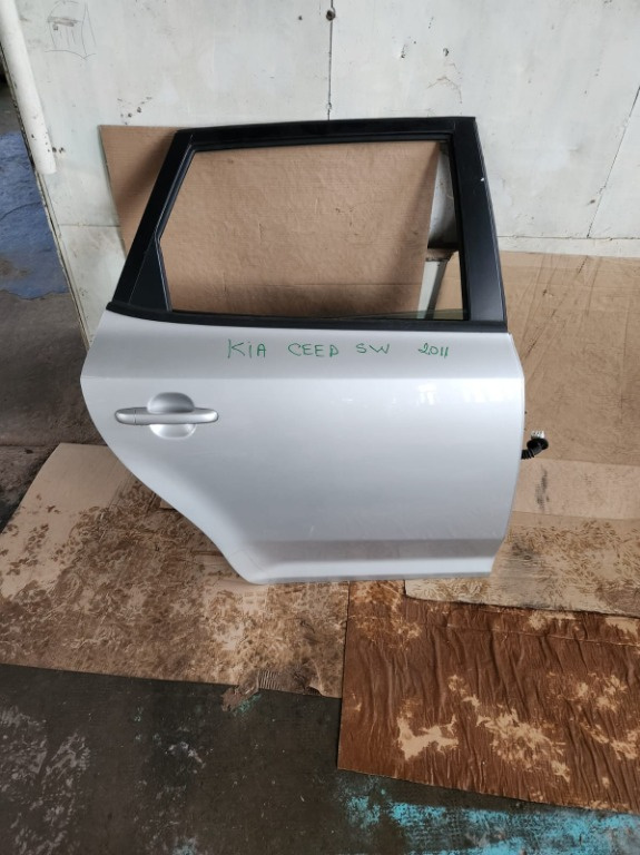 Broasca usa dreapta spate Kia Ceed SW combi an de fabricatie 2011