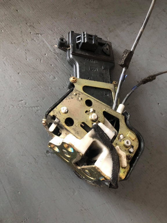 Broasca usa dreapta spate mazda 2 de9072e