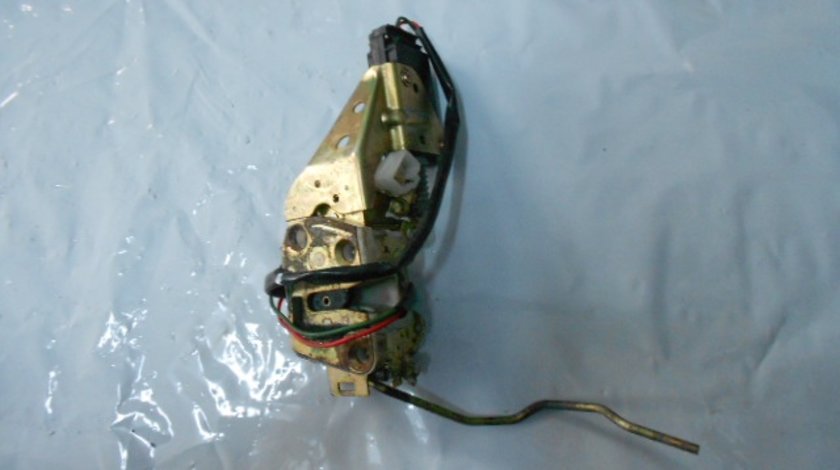 BROASCA USA DREAPTA SPATE MAZDA 323 F FAB. 1996