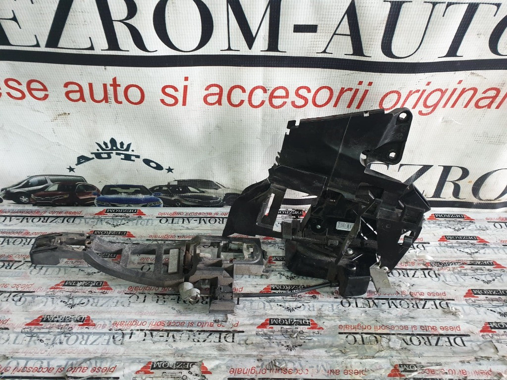 Broasca usa dreapta spate originala FORD Focus C-Max cod piesa : 4M5A-A26413-BC