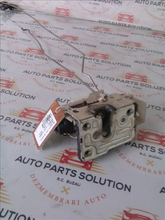 Broasca usa dreapta spate Renault CLIO SIMBOL 1.2B an fabr. 2010
