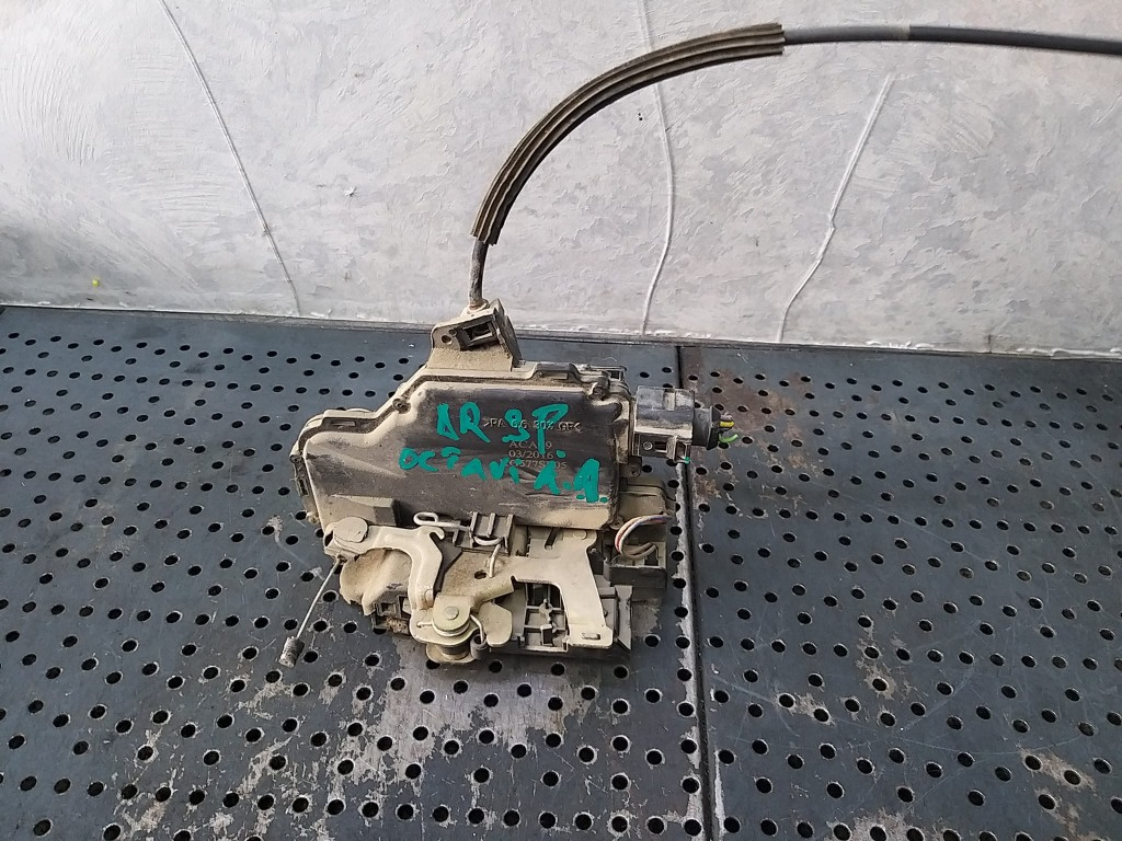 Broasca usa dreapta spate skoda octavia 2 kg577sl05