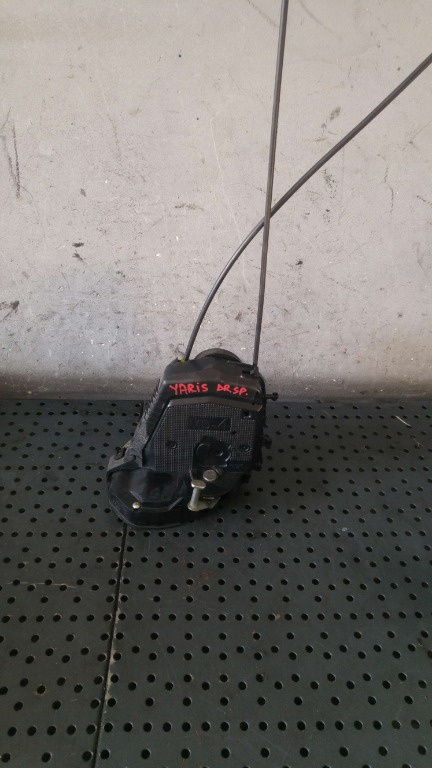 Broasca usa dreapta spate toyota yaris p9