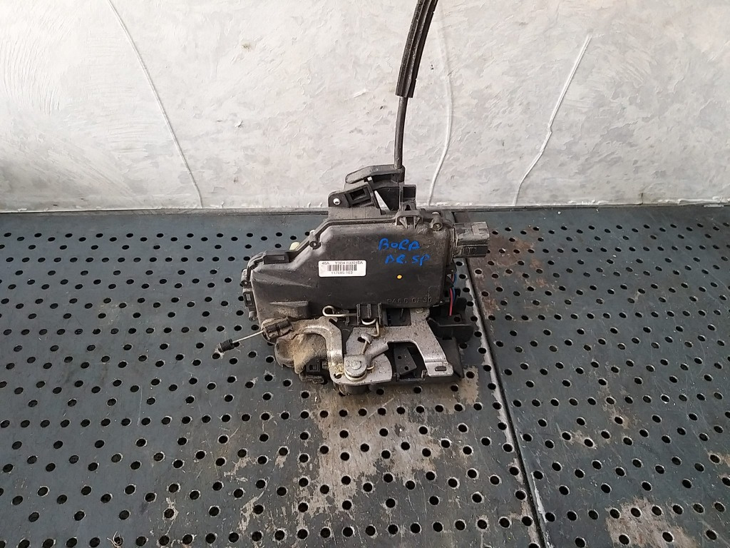 Broasca usa dreapta spate vw bora 1j 46ay3b4839016a 117685103