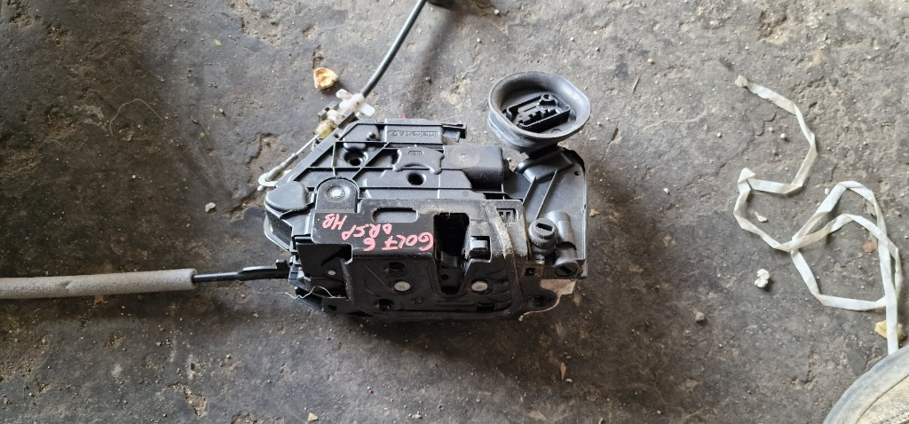 Broasca Usa Dreapta Spate Vw Golf 6 Hatchback 5K4839016B