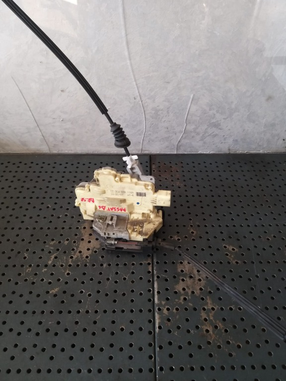 Broasca usa dreapta spate vw passat b6 3c 3c4839016a