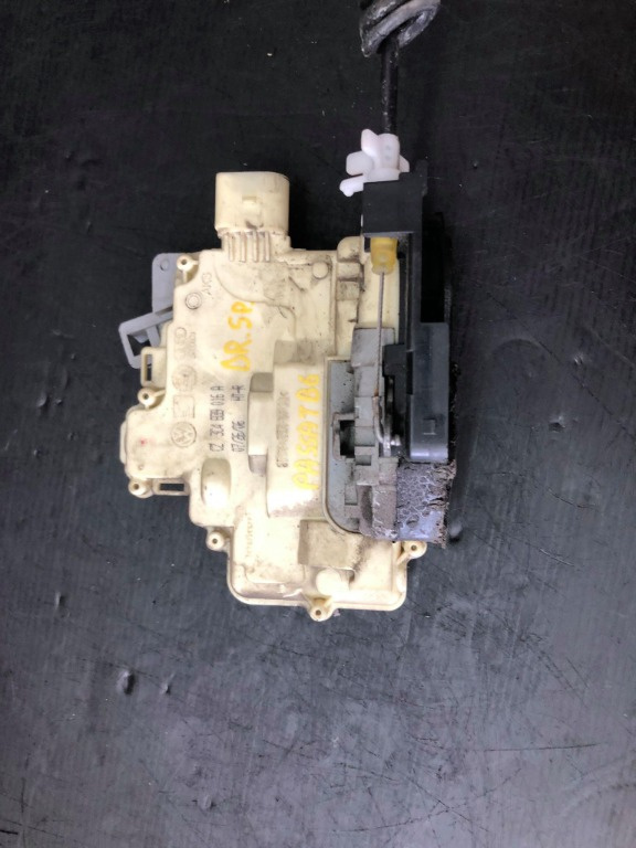 Broasca usa dreapta spate vw passat b6 3c4839016a