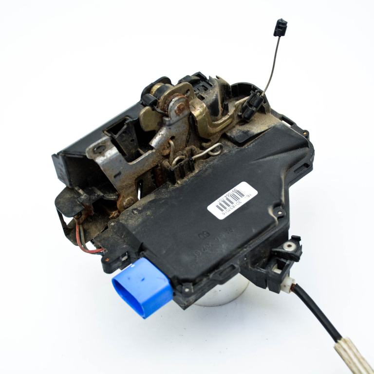 Broasca Usa Fata,dreapta,Volan Pe Stanga LHD VW TOUAREG (7L) 2002 - 2010 3D1837016